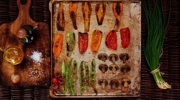 Как правильно запекать овощи в духовке - фото