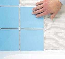 Как своими руками сделать укладку плитки в ванной комнате - фото